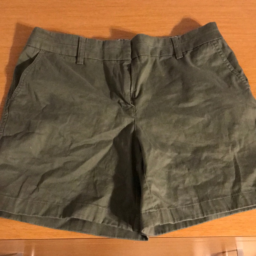 BRITISH KHAKI SHORTS